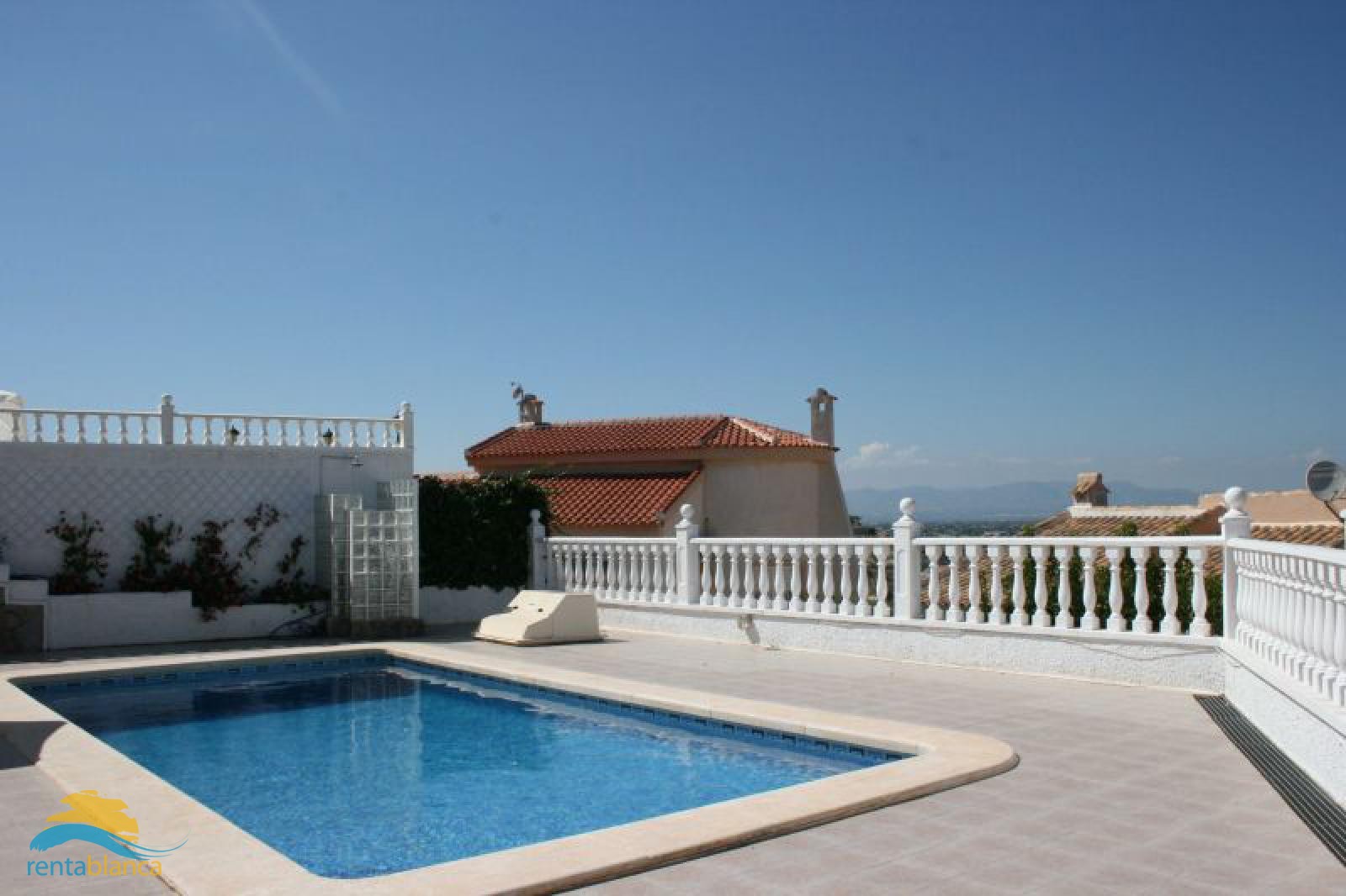 Villa with separate downstairs apartment - Rentablanca