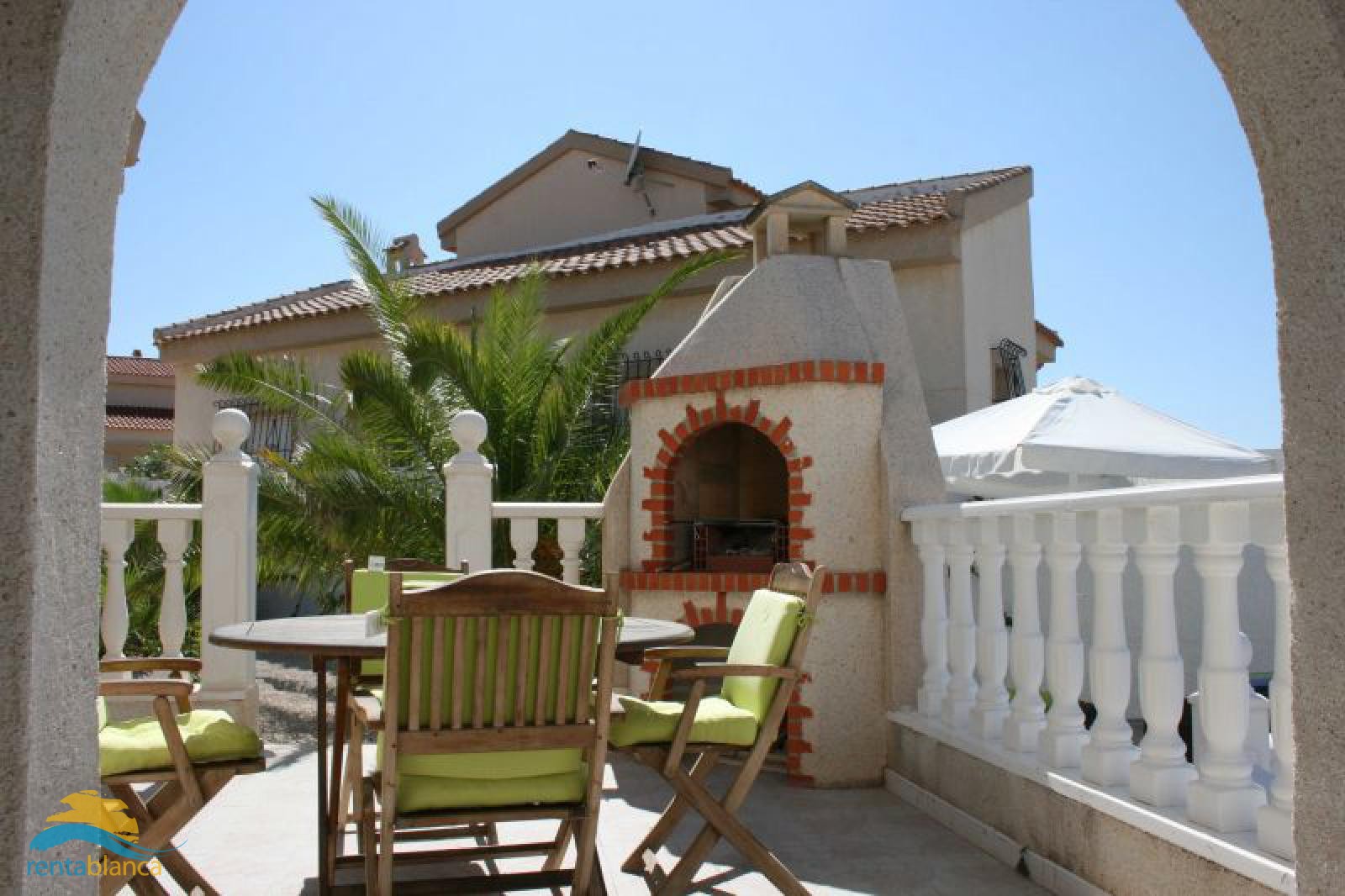 Villa with separate downstairs apartment - Rentablanca