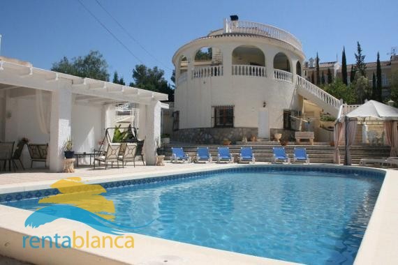 Spacious villa  - Rentablanca