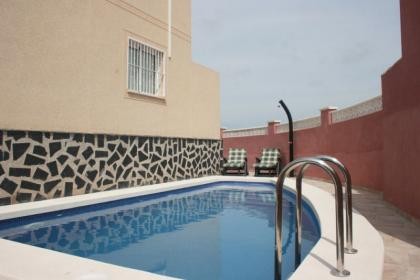 Holiday house with private pool - Rentablanca