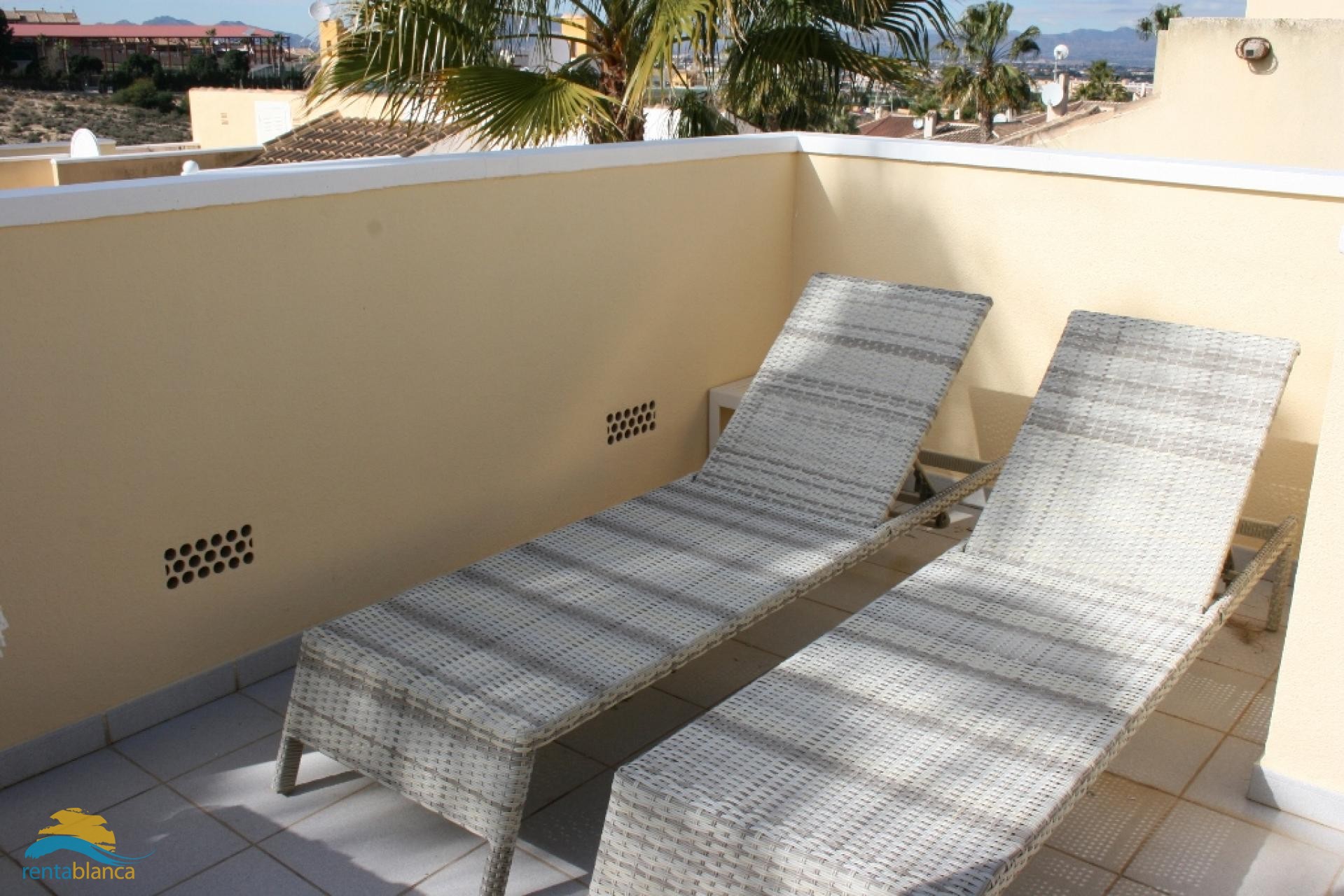 Spacious corner house Maite Benimar - Rentablanca